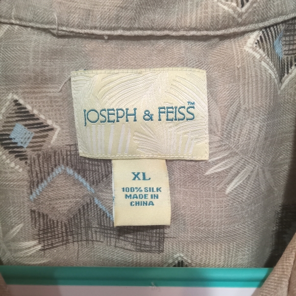 Joseph & Feiss 100% silk taupe button up shirt size XL - Picture 4 of 4